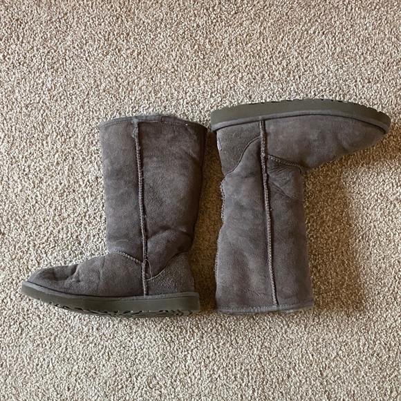 Women's Grey UGG Boots - Picture 1 of 11